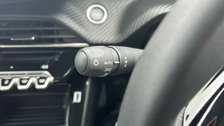 Peugeot 208 1.2 PureTech 100 Style 5dr Petrol Hatchback